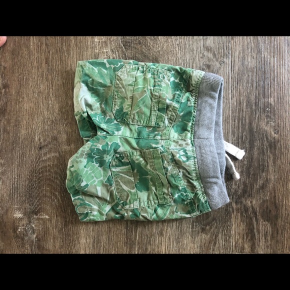 Tropical shorts ONLY pairs well with tee a listed - Picture 3 of 3